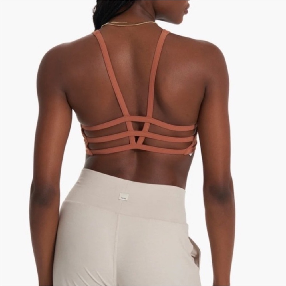 Vuori Yosemite Sports Bra in Clementine Size XS